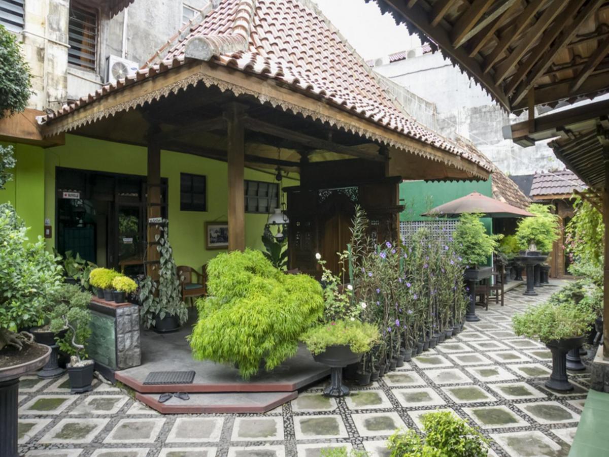 RedDoorz Syariah @ Lempuyangan Hotel Yogyakarta Bagian luar foto