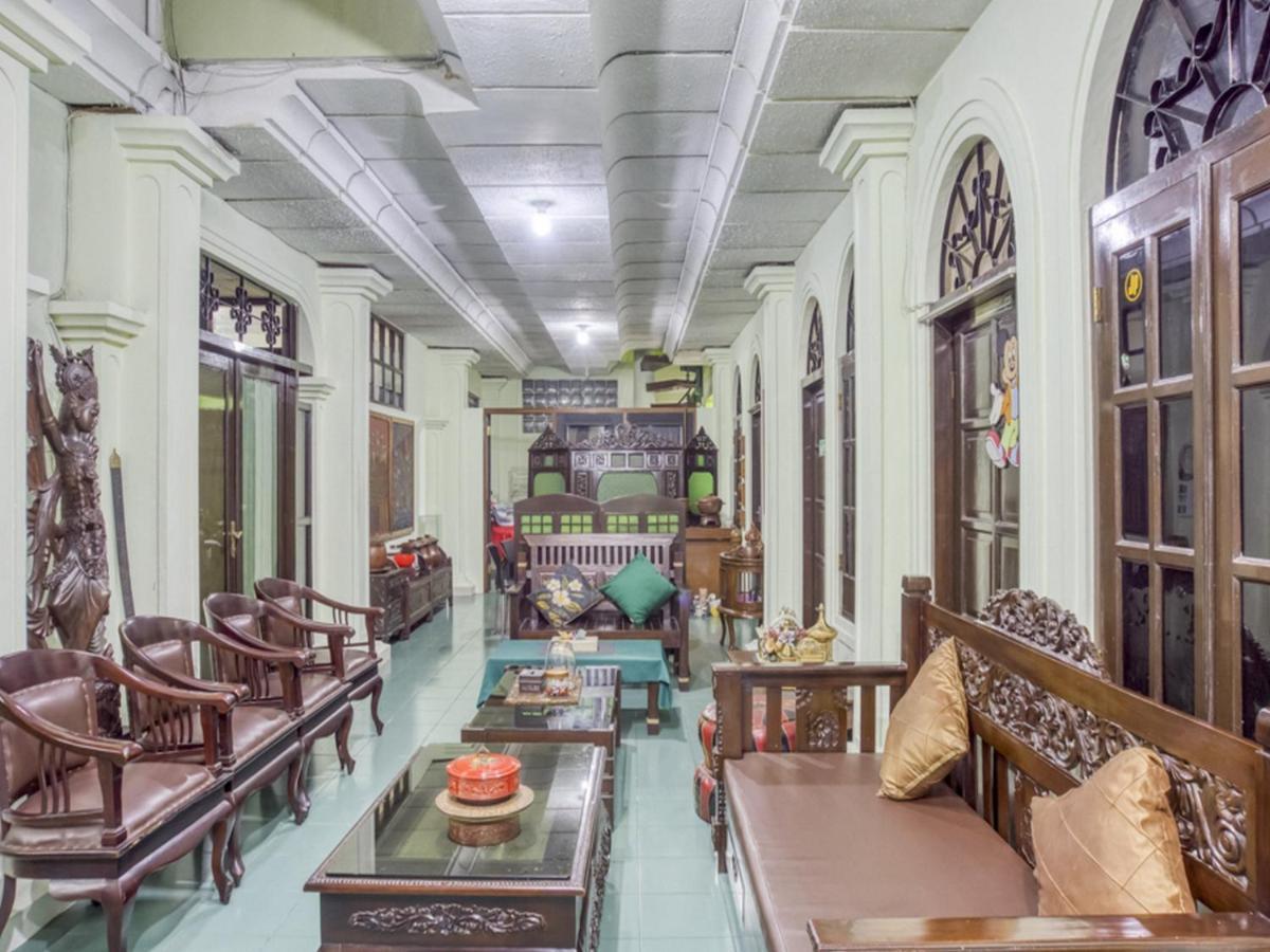 RedDoorz Syariah @ Lempuyangan Hotel Yogyakarta Bagian luar foto