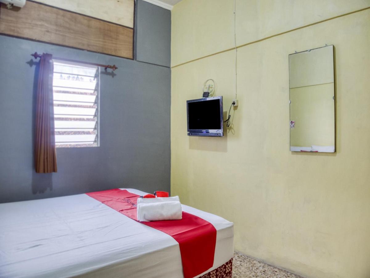 RedDoorz Syariah @ Lempuyangan Hotel Yogyakarta Bagian luar foto